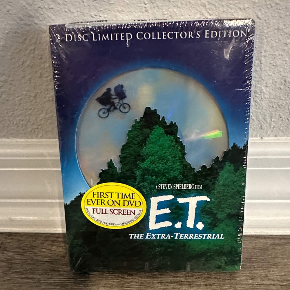 E.T. The Extra-Terrestrial (Limited Collector's Edition) - Green Cover DVD